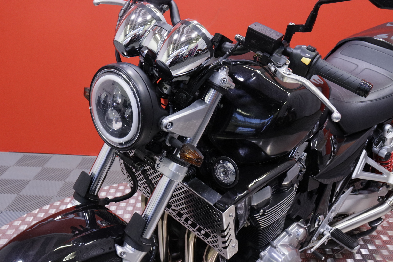 Suzuki - GSX - 1400 // Blackwidow / Säädettävät kahvat // - Moottoripyörä