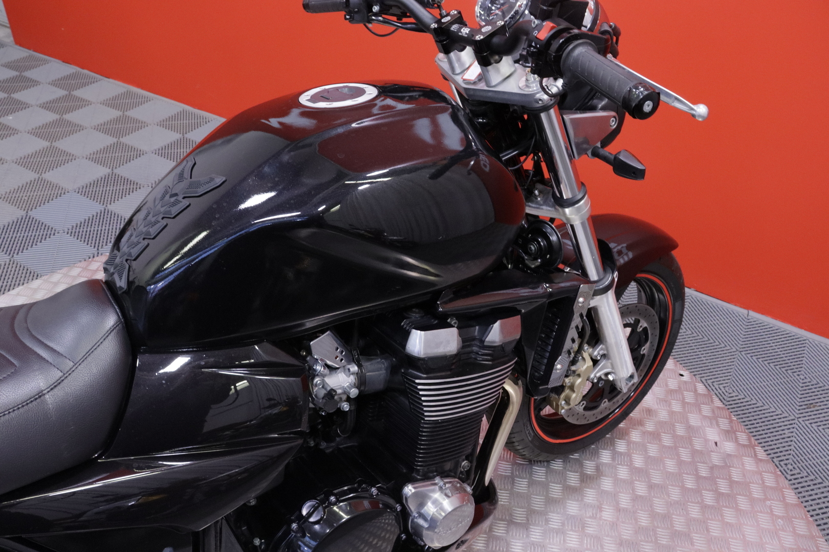Suzuki - GSX - 1400 // Blackwidow / Säädettävät kahvat // - Moottoripyörä