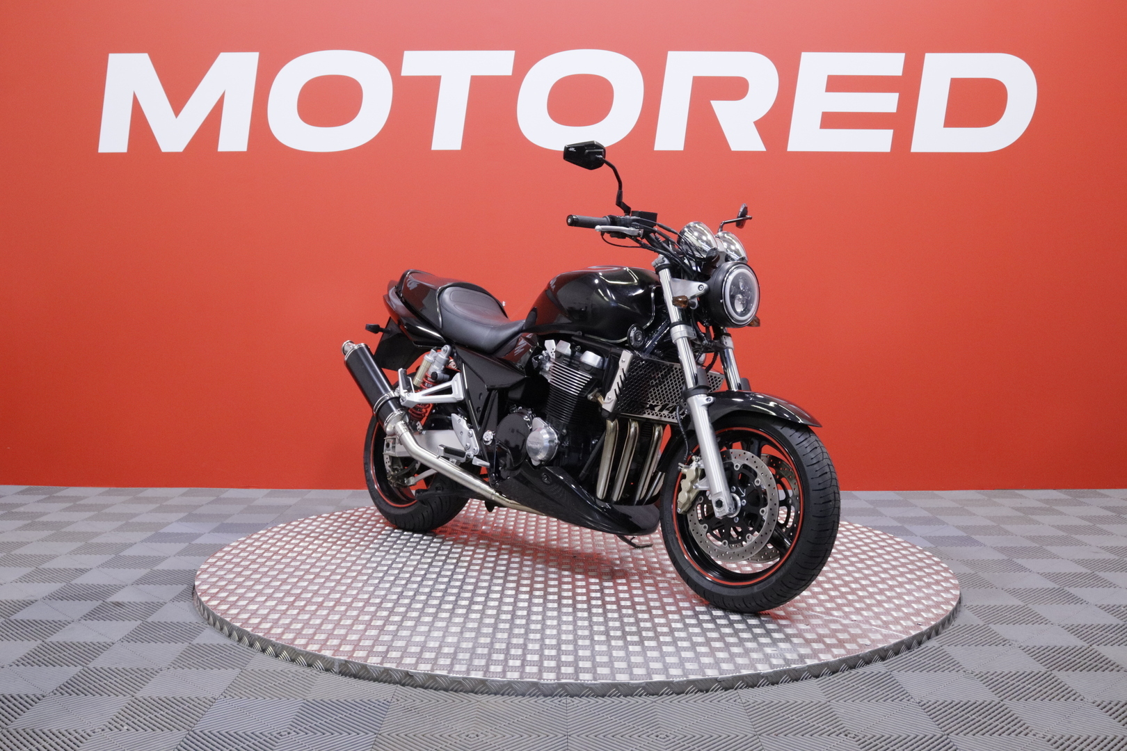 Suzuki - GSX - 1400 // Blackwidow / Säädettävät kahvat // - Moottoripyörä