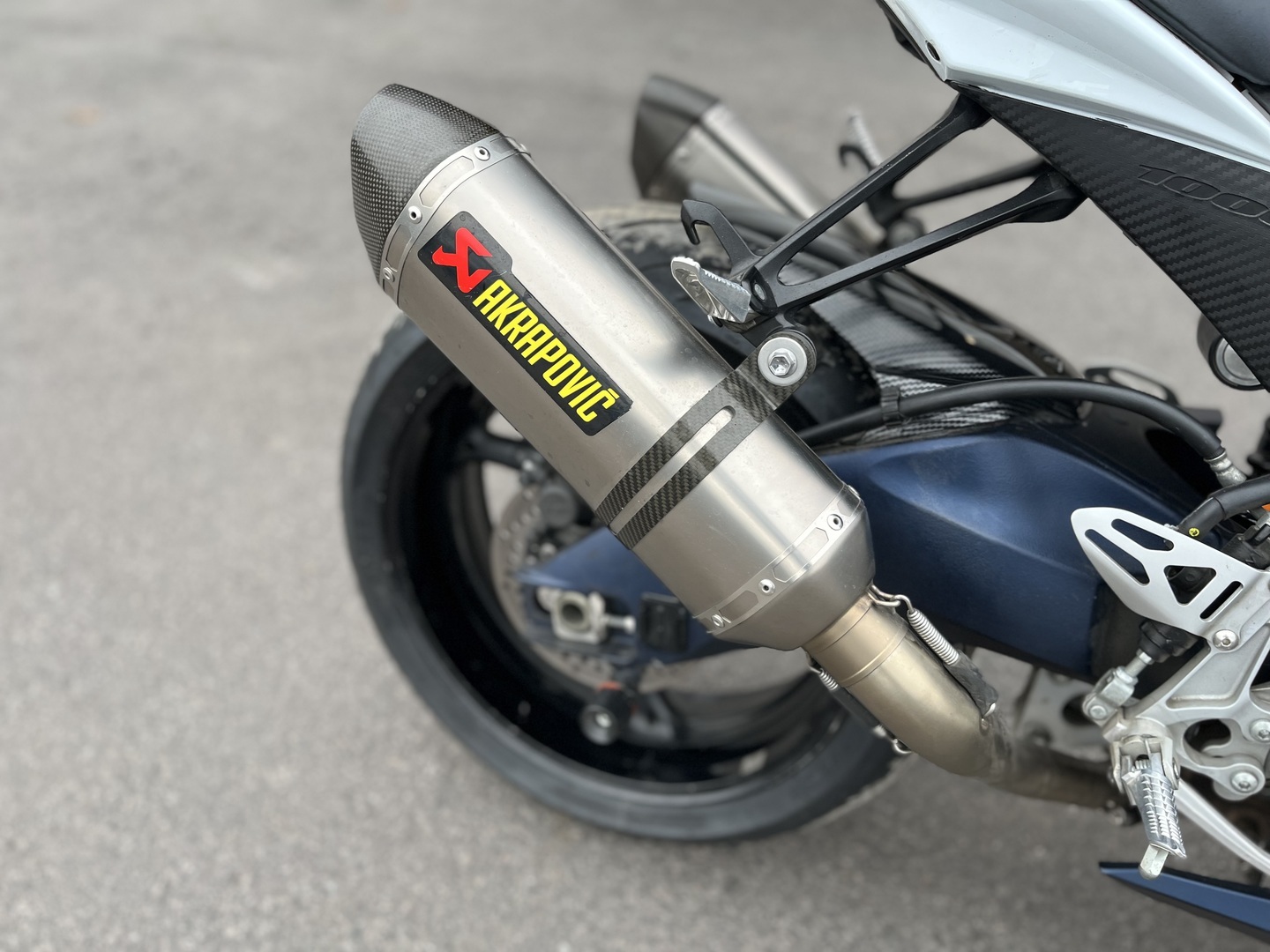 Suzuki - GSX-R - 1000 // Akrapovic! / Suomi-Pyörä / Huoltokirja // - Moottoripyörä