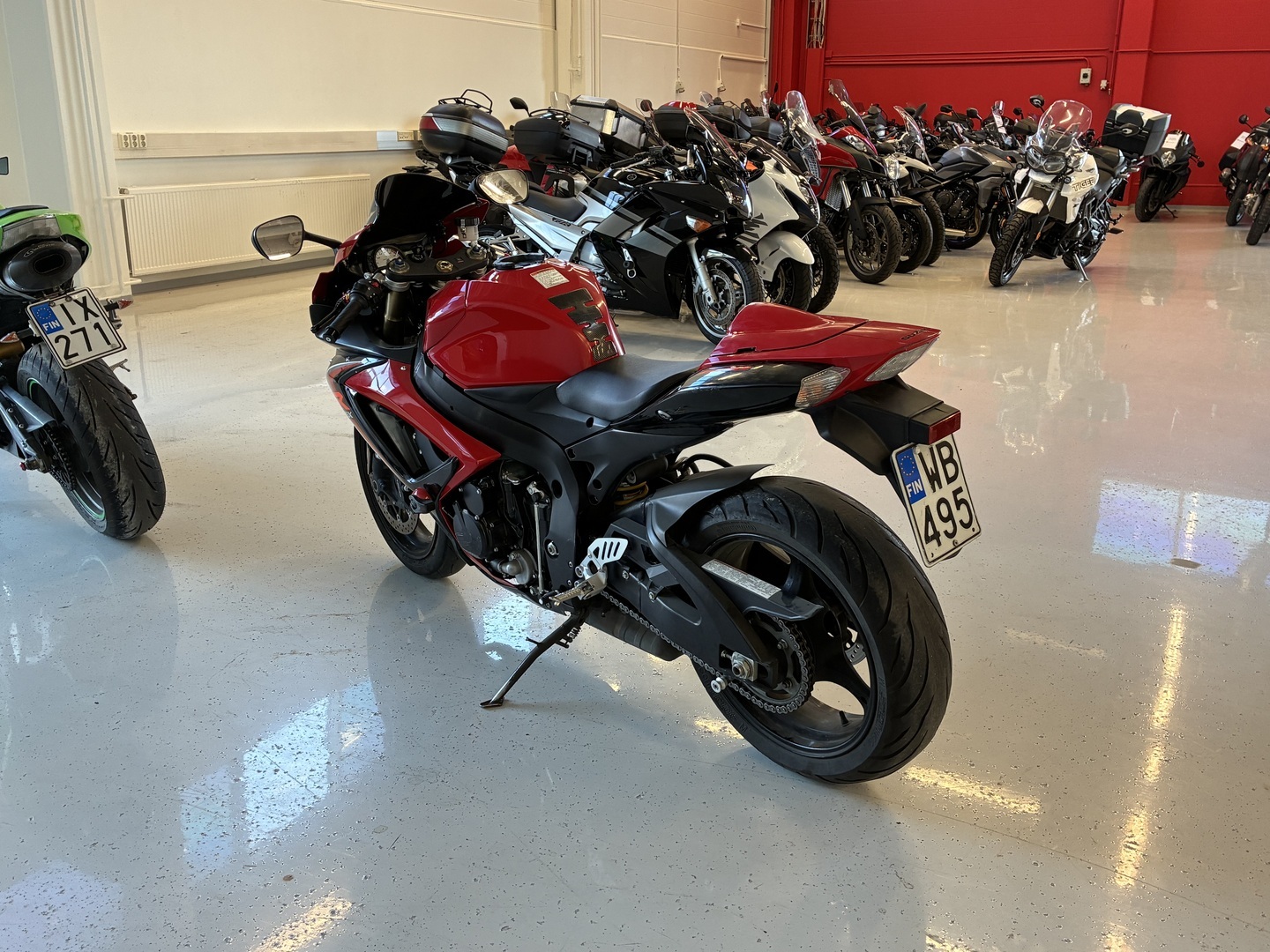 Suzuki - GSX-R - 600 // Juuri saapunut! / Suomi-pyörä / Ducktail / Vaihdenäyttö // - Moottoripyörä