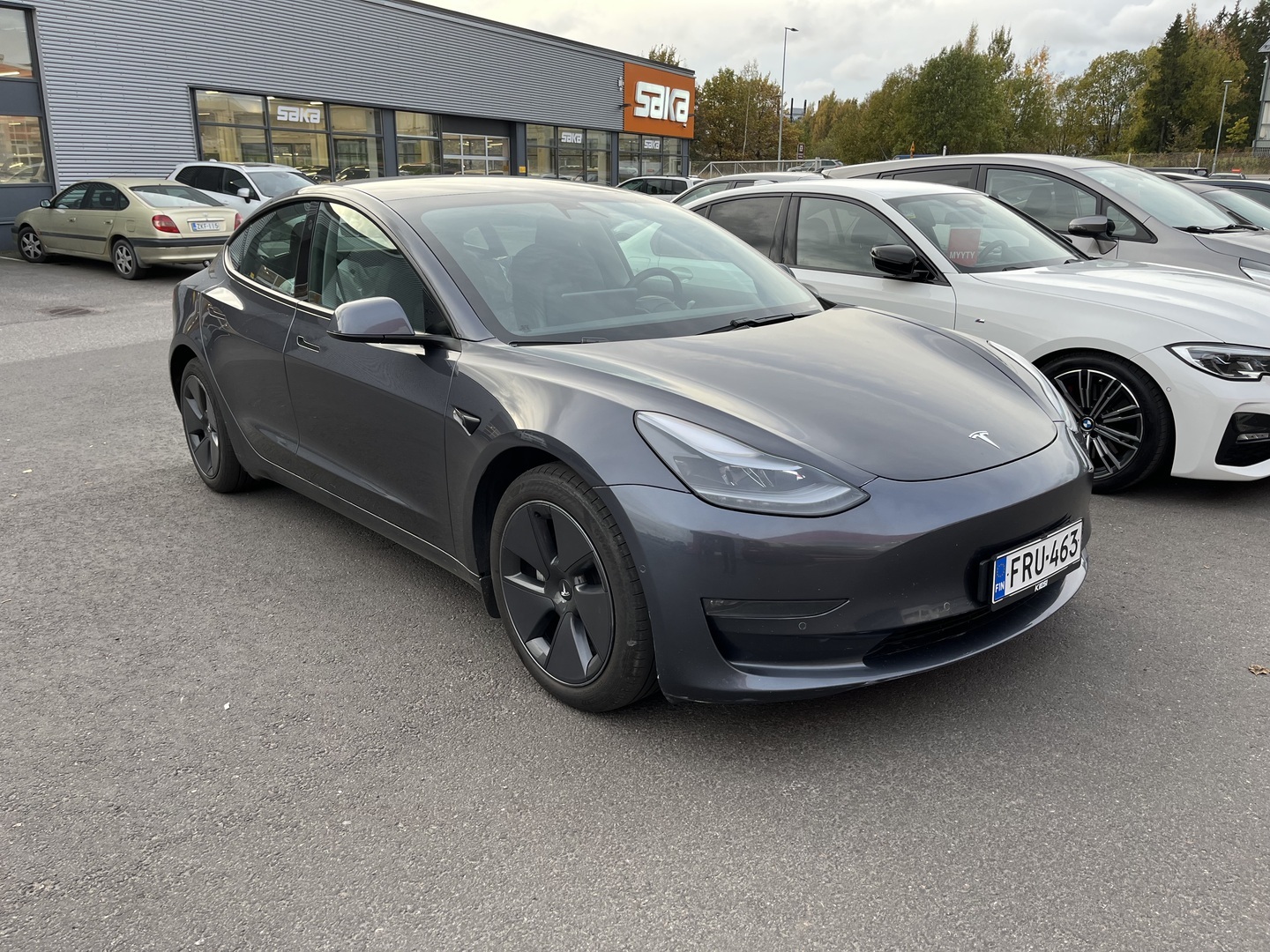 Tesla - Model 3 - Long Range - Sedan