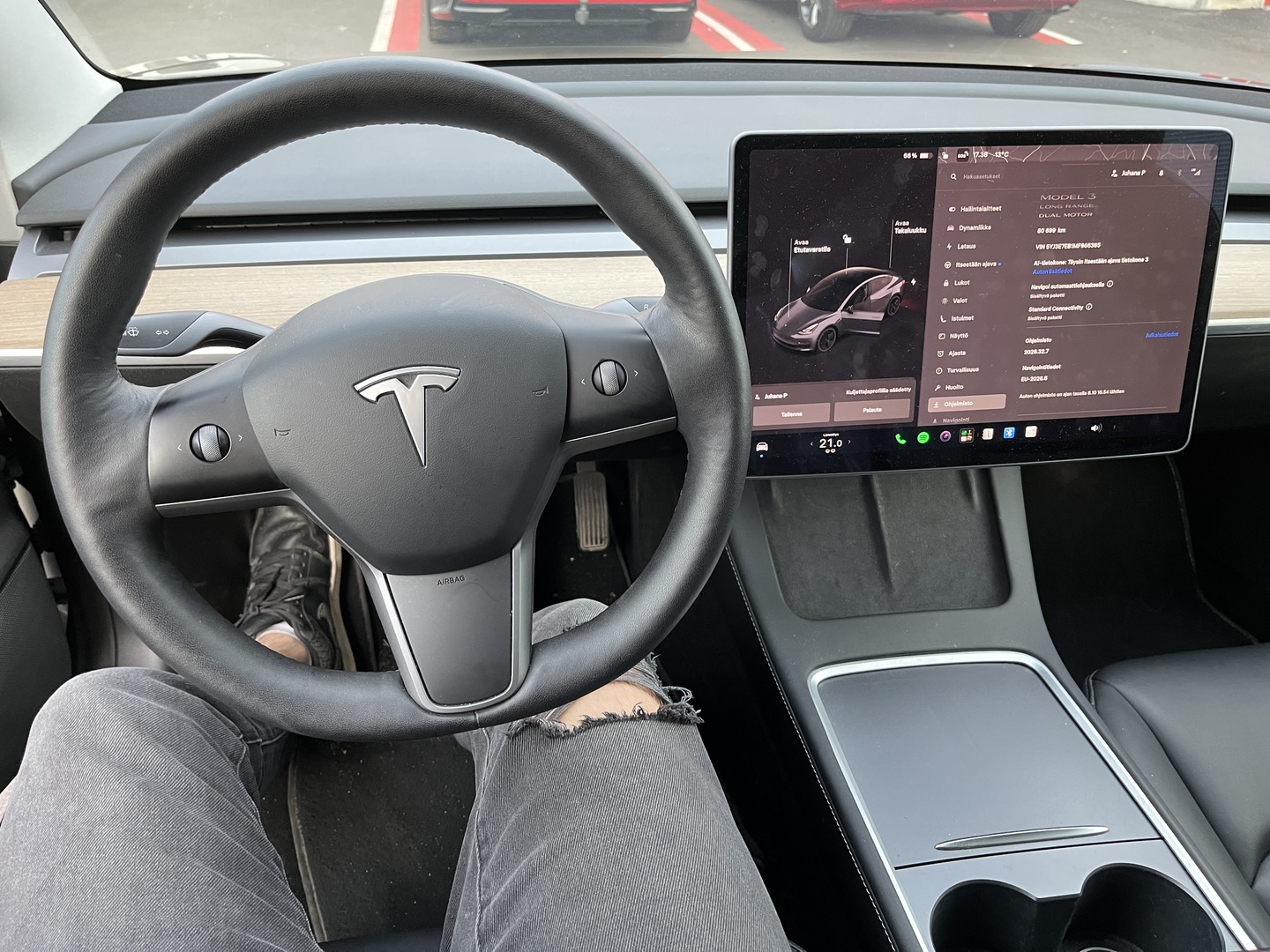 Tesla - Model 3 - Long Range - Sedan