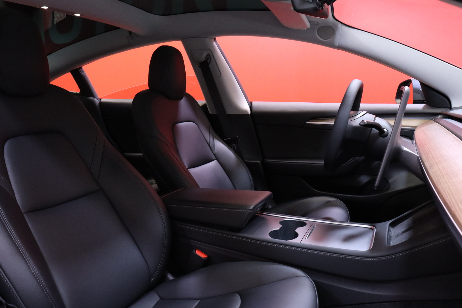 Tesla - Model 3 - Standard Range Plus - Sedan