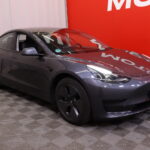 Tesla - Model 3 - Standard Range Plus - Sedan