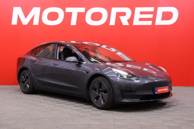 Tesla - Model 3 - Standard Range Plus - Sedan