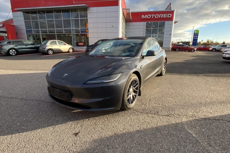Tesla - Model 3 - Long Range AWD Highland - Sedan