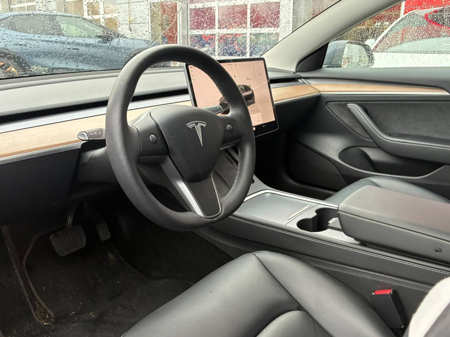 Tesla - Model 3 - Long Range - Sedan