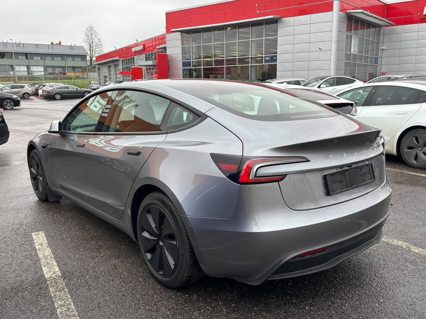 Tesla - Model 3 - RWD - Sedan