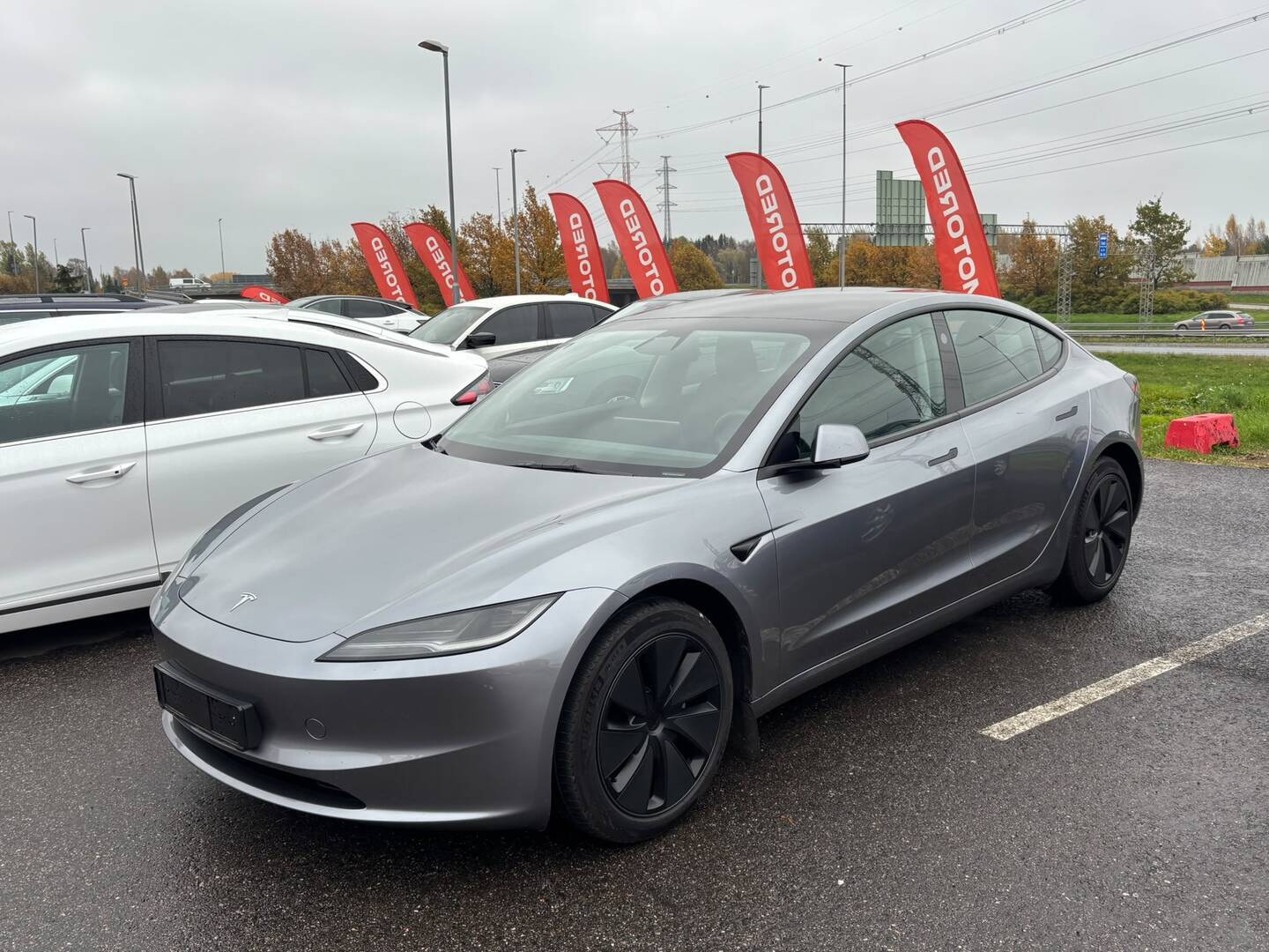 Tesla - Model 3 - RWD - Sedan
