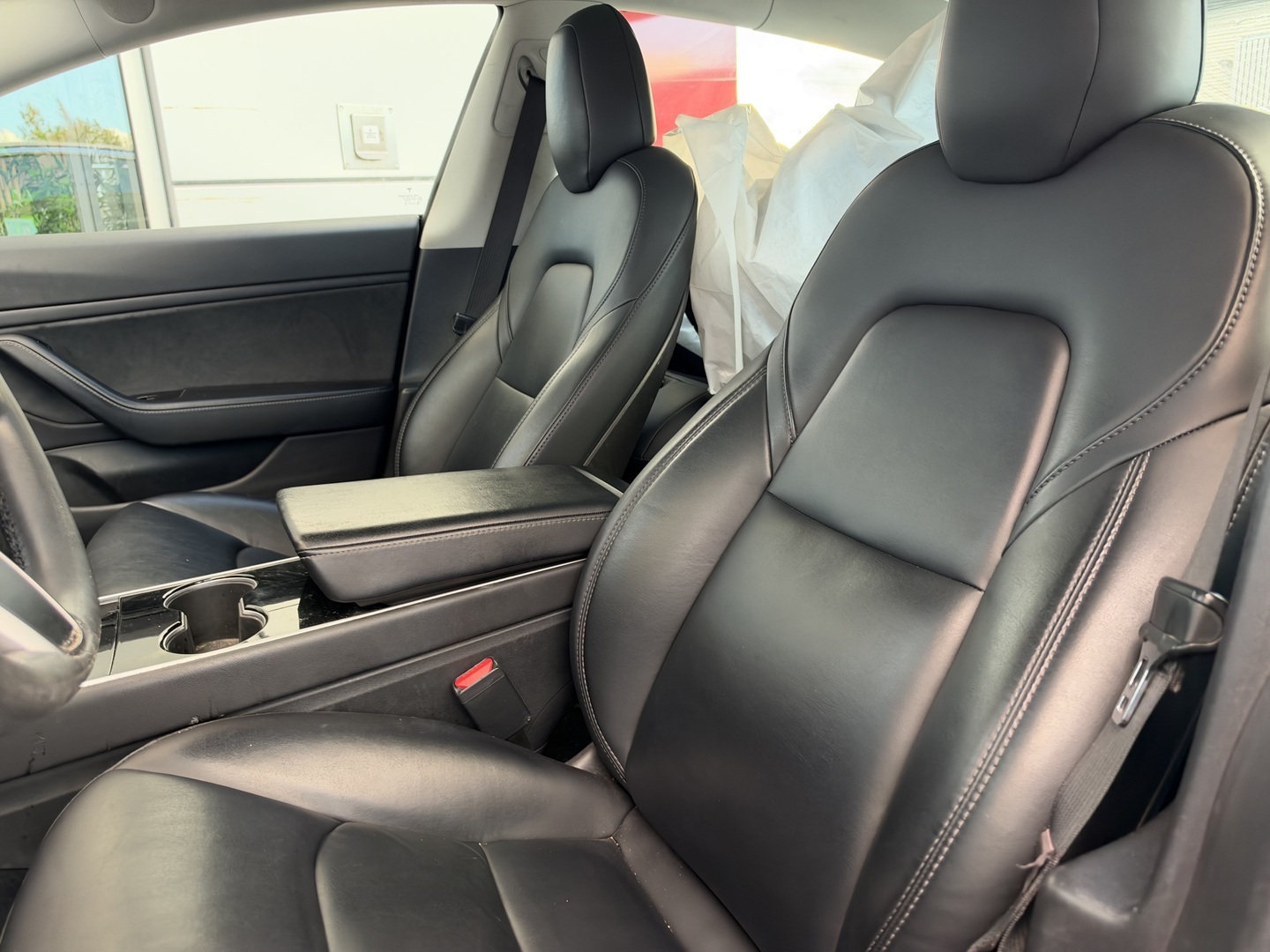 Tesla - Model 3 - Long Range - Sedan