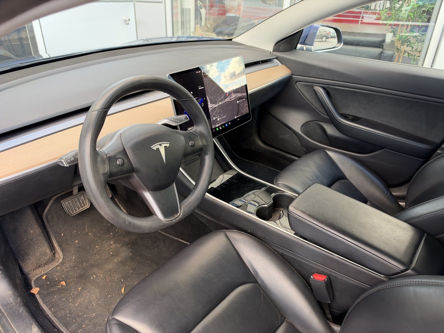 Tesla - Model 3 - Long Range - Sedan