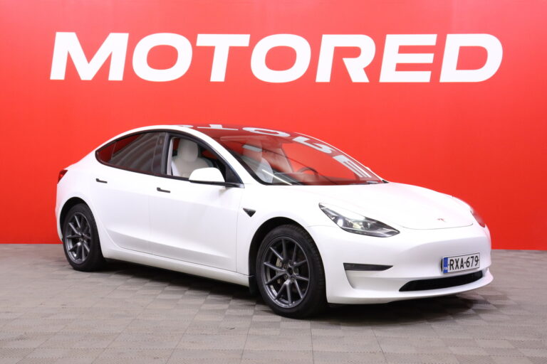 Tesla - Model 3 - Long Range - Sedan