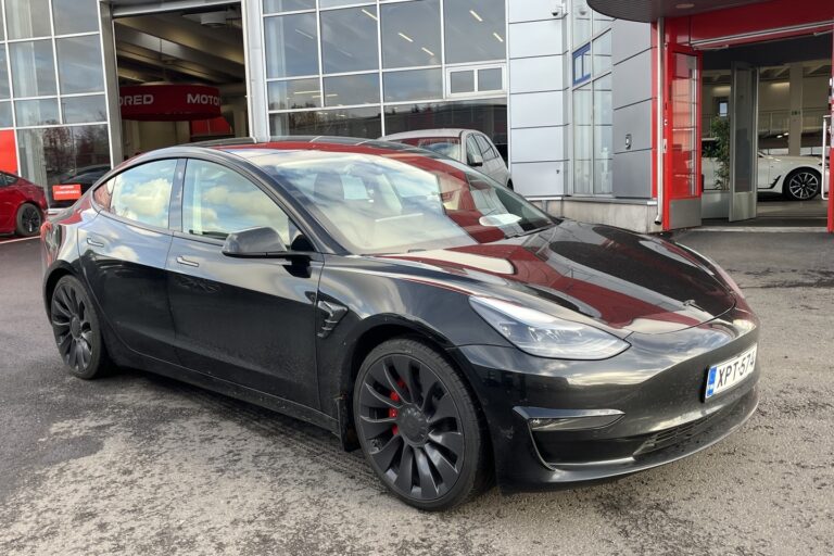 Tesla - Model 3 - Performance - Sedan
