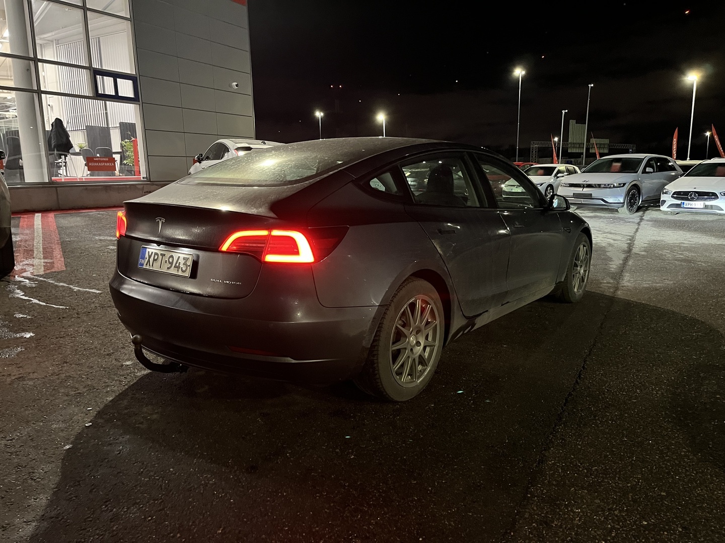 Tesla - Model 3 - Model 3 Sedan (AA) 4ov - Sedan
