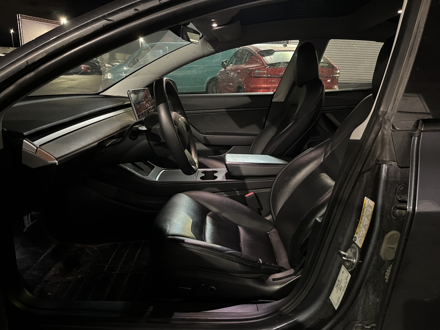 Tesla - Model 3 - Model 3 Sedan (AA) 4ov - Sedan