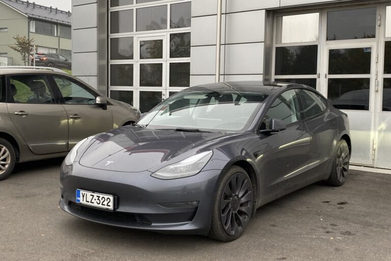 Tesla - Model 3 - Performance - Sedan