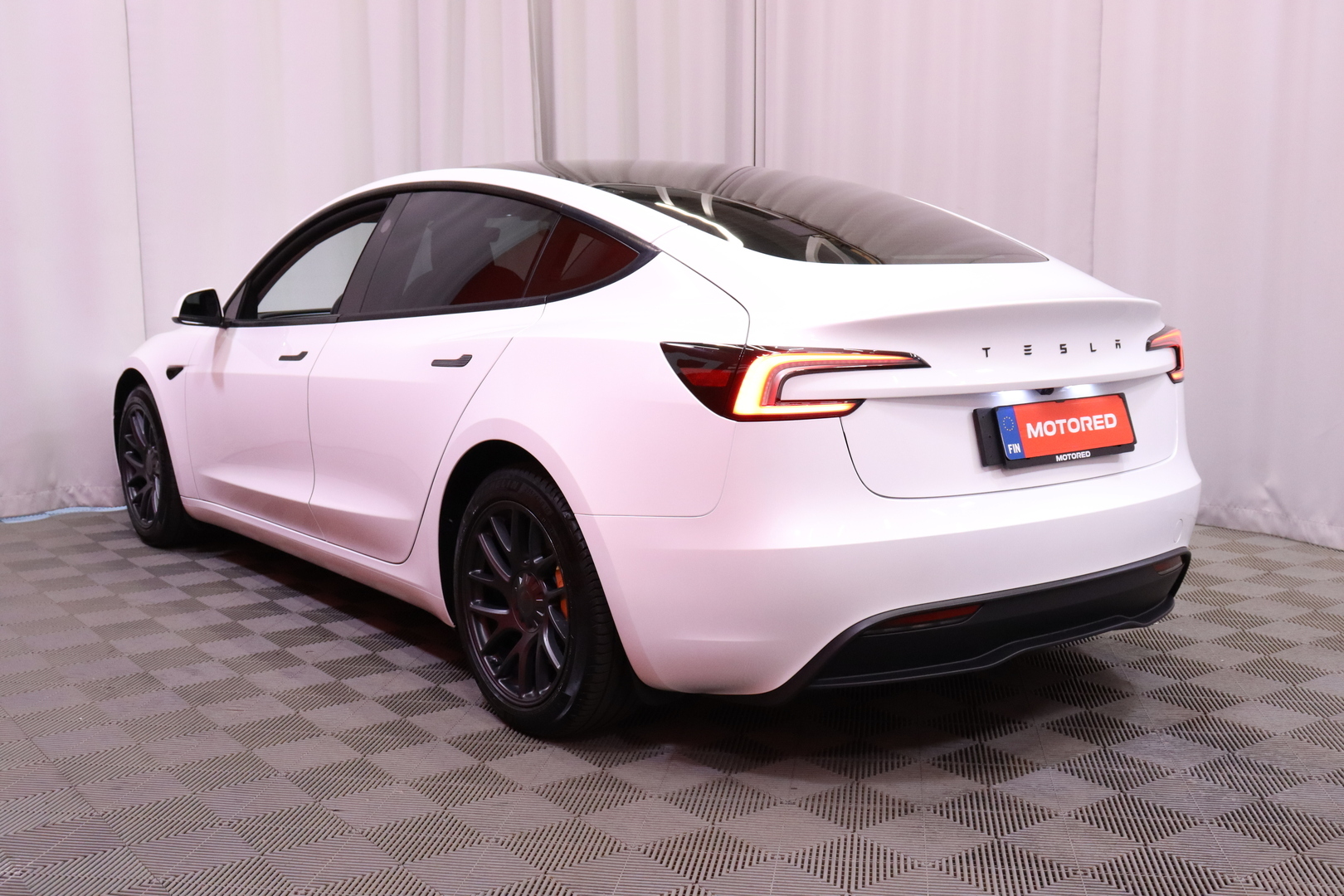 Tesla - Model 3 - Rear-Wheel Drive - Sedan