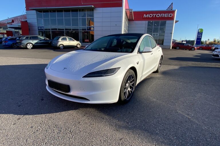 Tesla - Model 3 - RWD Highland - Sedan