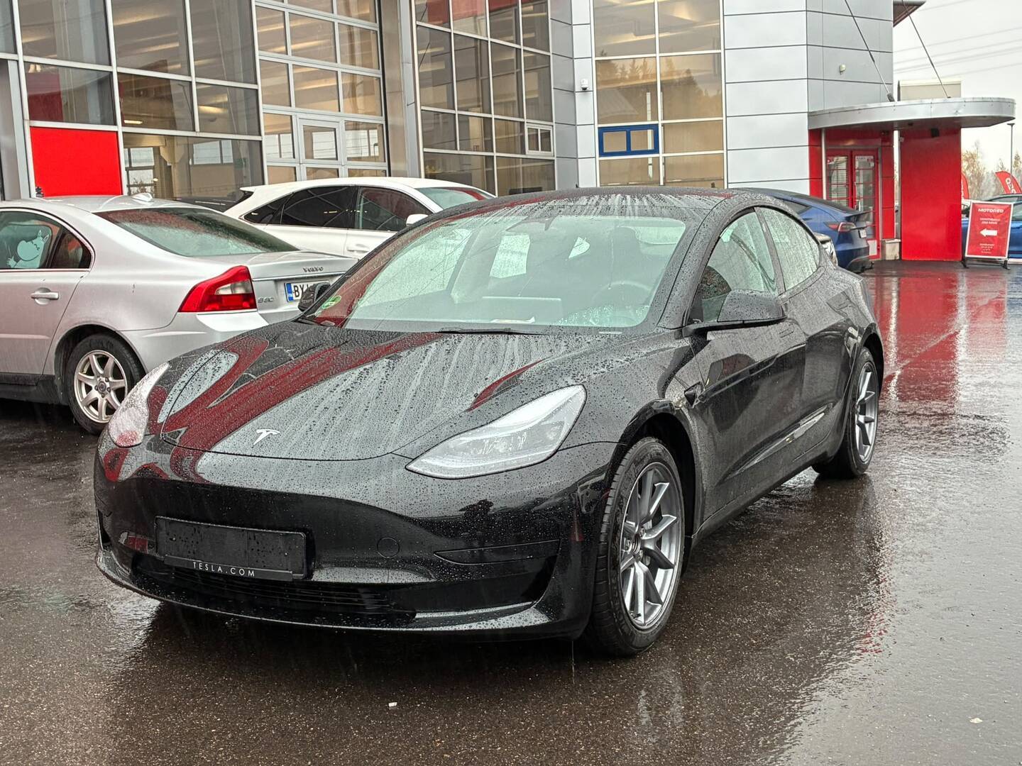 Tesla - Model 3 - Rear-Wheel Drive - Sedan