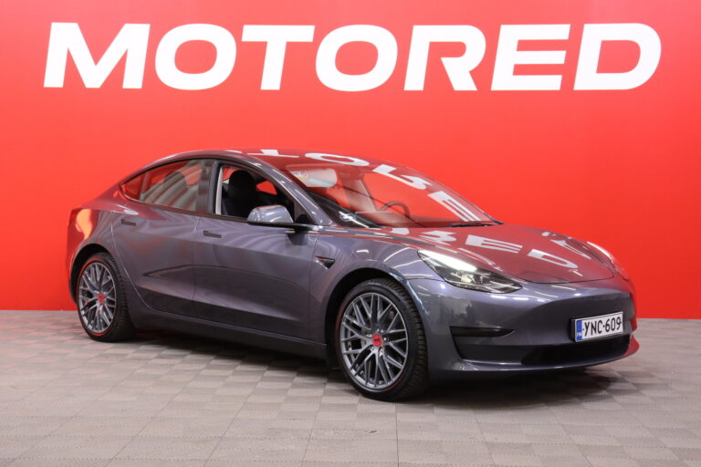 Tesla - Model 3 - Standard Range Plus - Sedan
