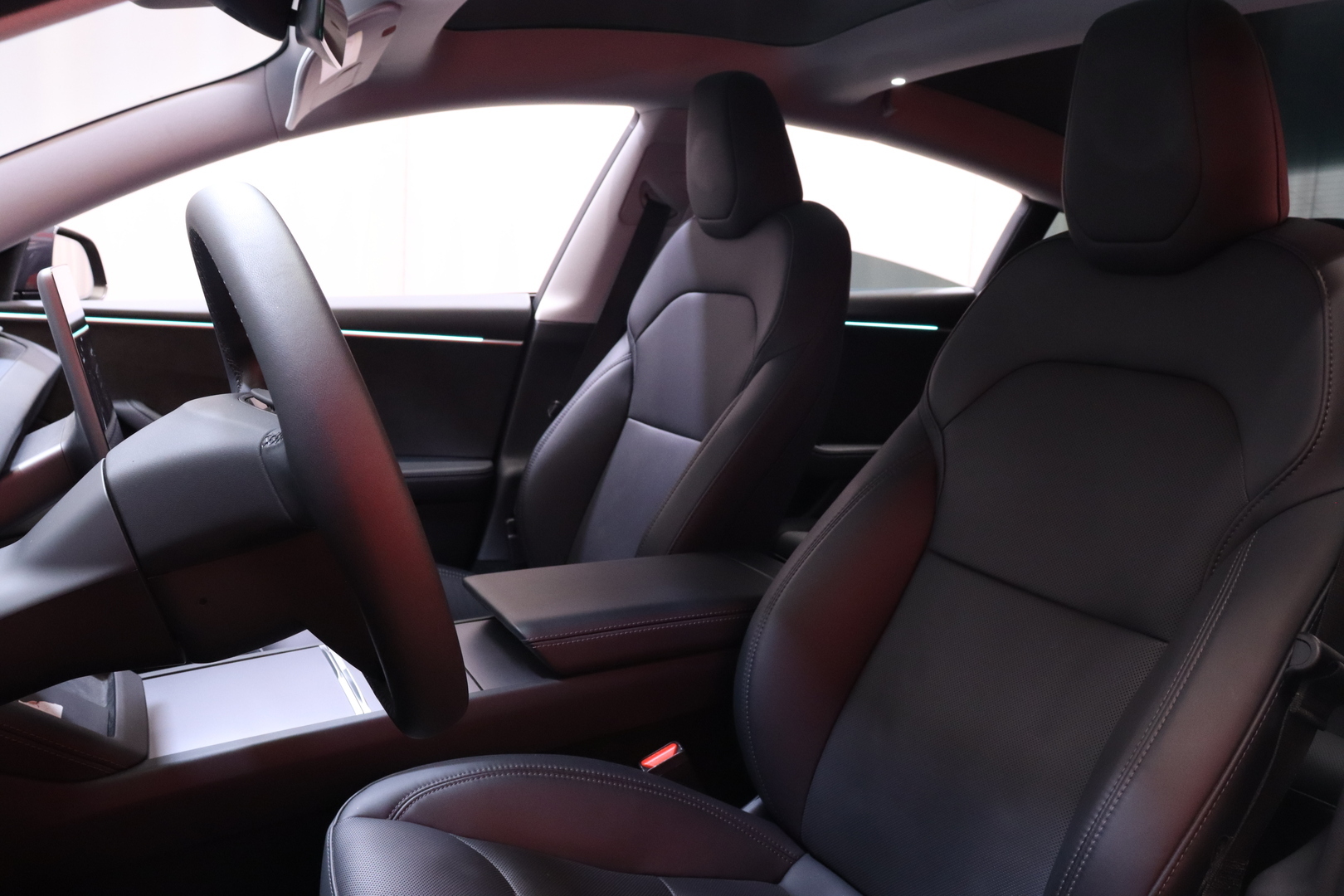 Tesla - Model 3 - Long Range AWD Highland - Sedan