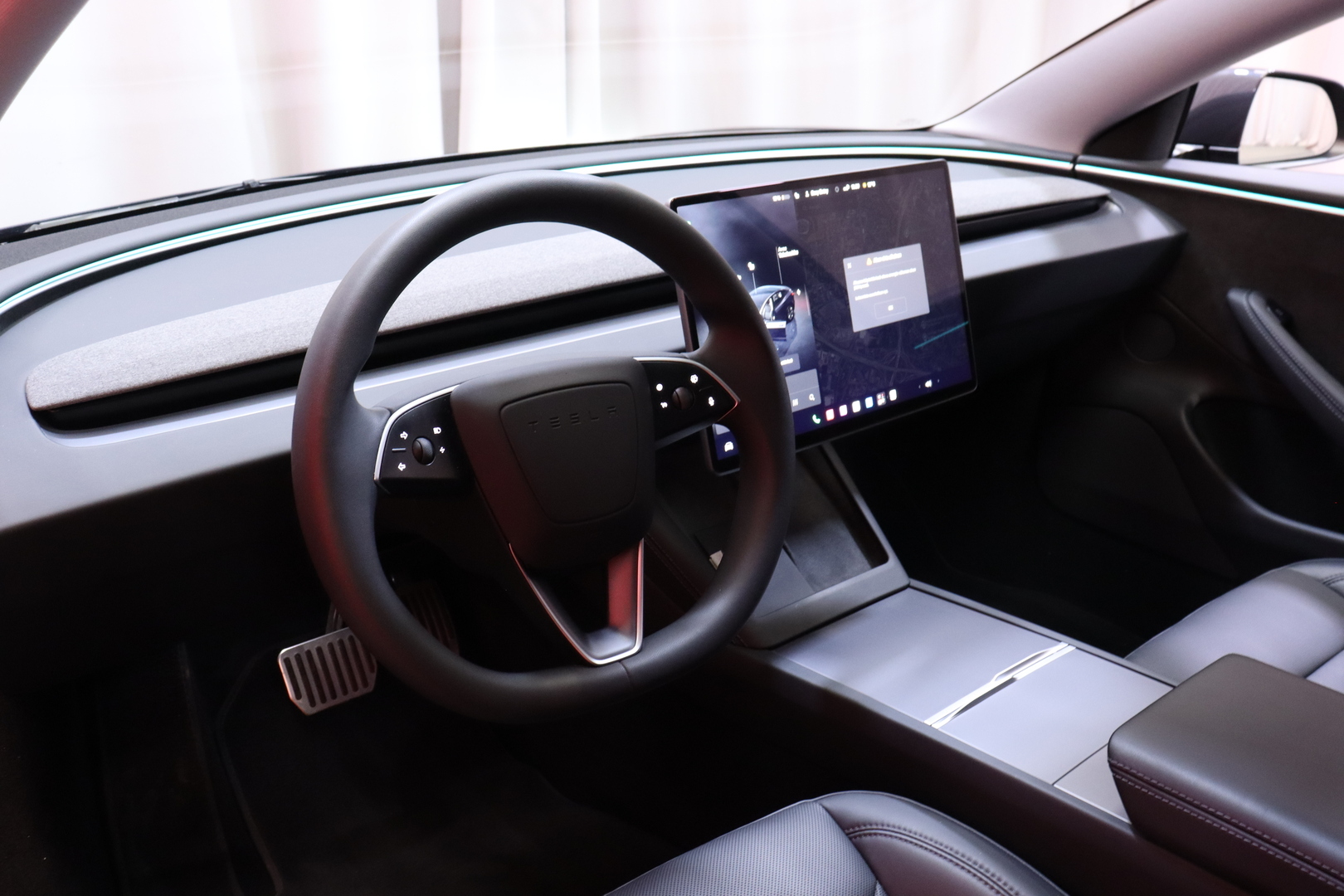 Tesla - Model 3 - Long Range AWD Highland - Sedan
