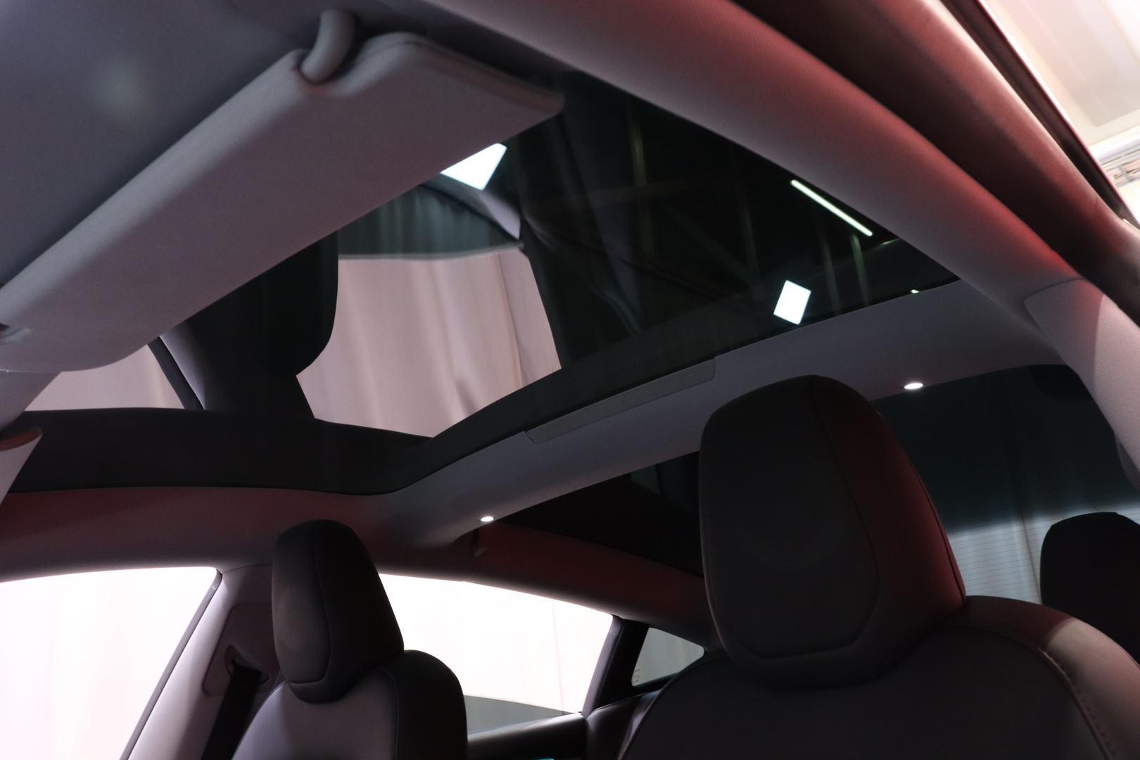 Tesla - Model 3 - Long Range AWD Highland - Sedan