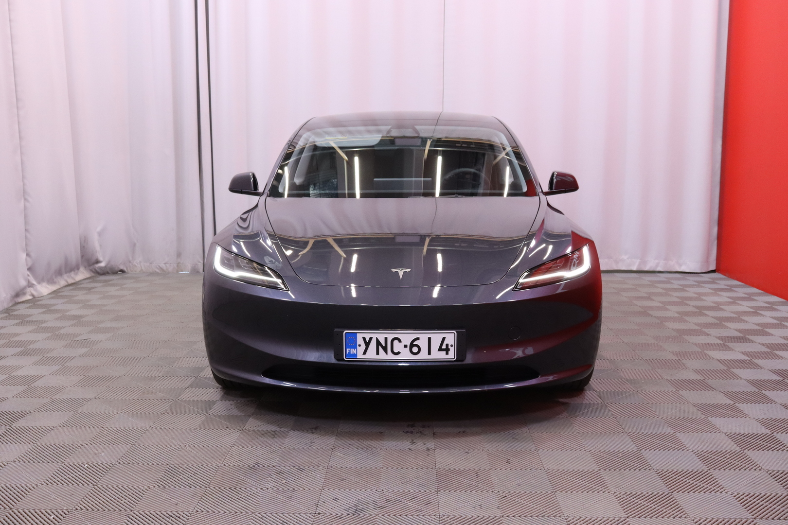Tesla - Model 3 - Long Range AWD Highland - Sedan
