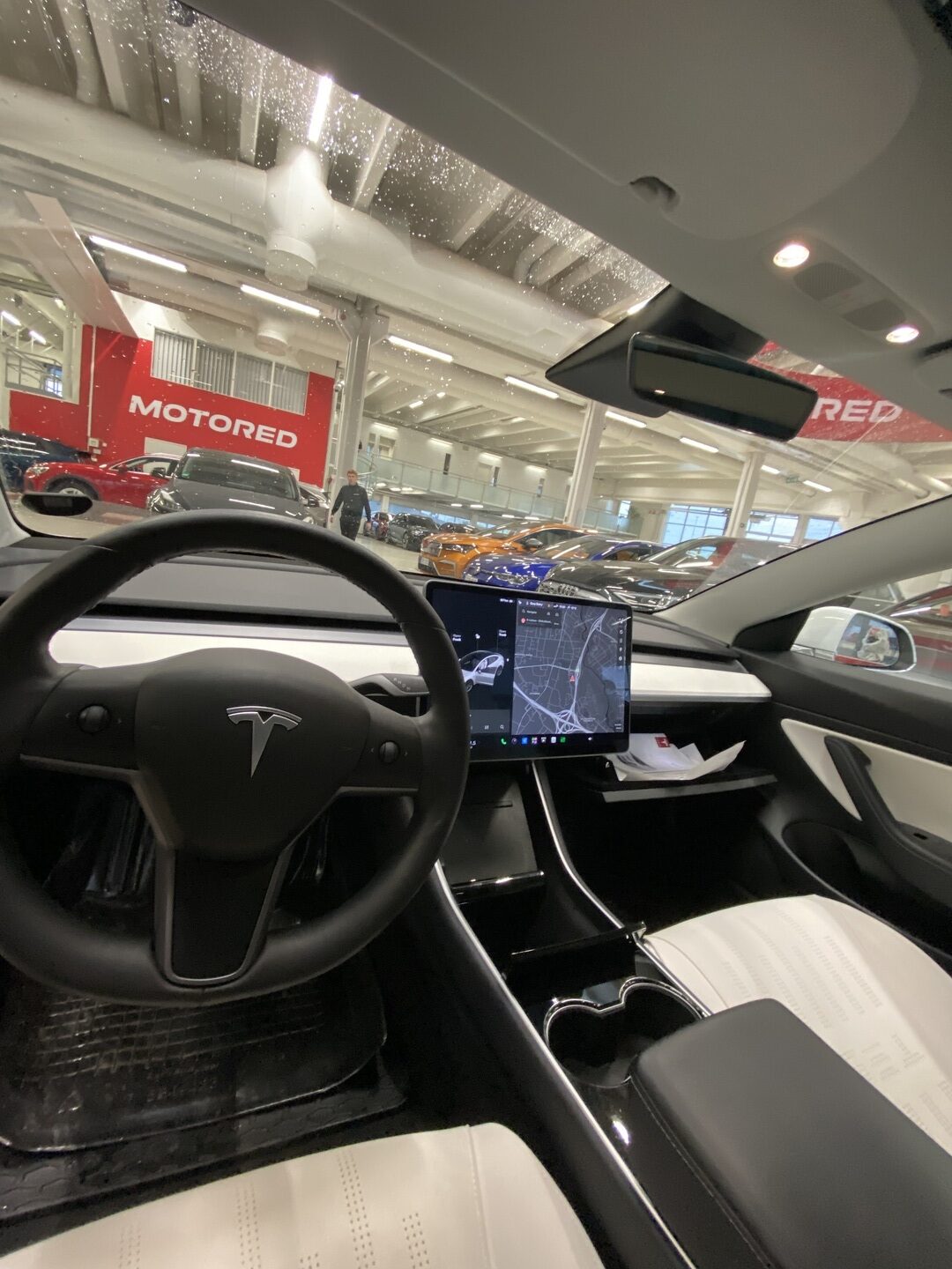 Tesla - Model 3 - Standard Range Plus - Sedan