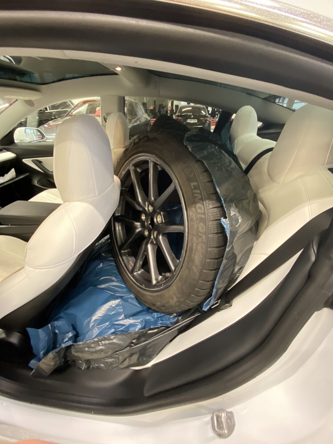 Tesla - Model 3 - Standard Range Plus - Sedan