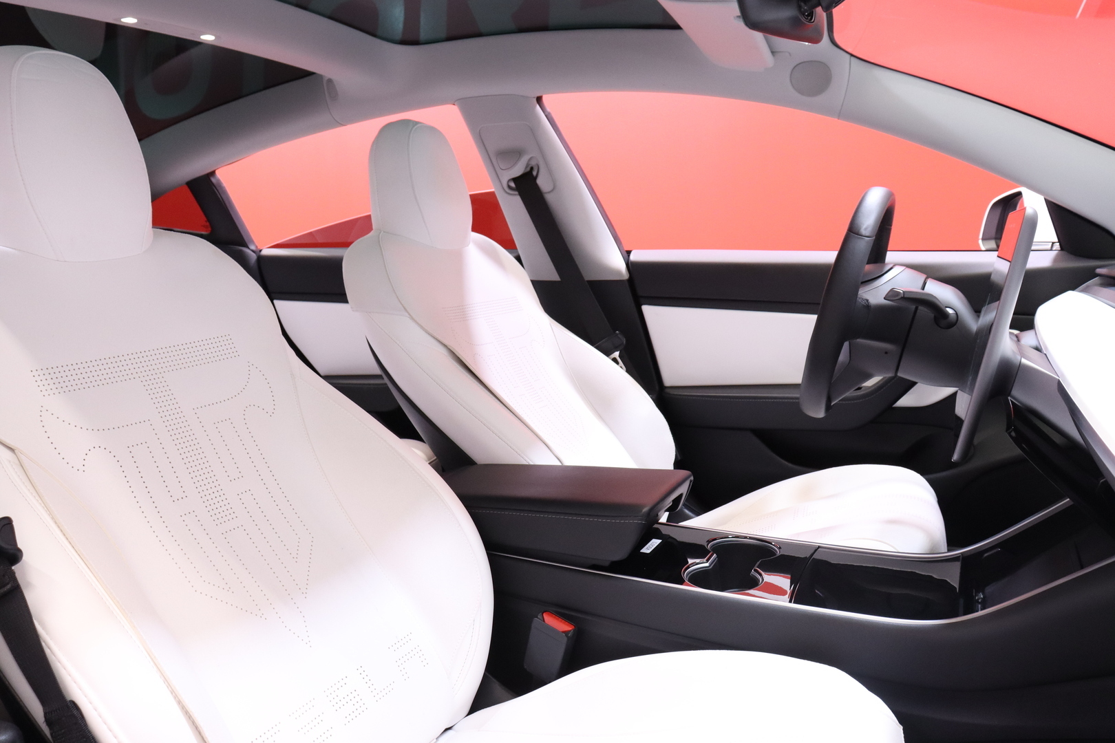 Tesla - Model 3 - Standard Range Plus - Sedan