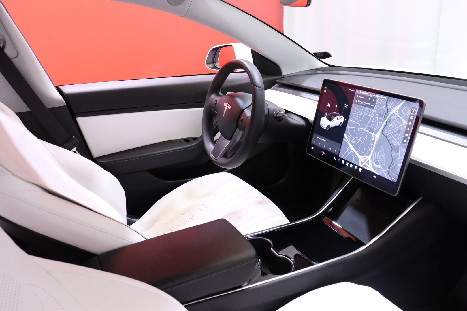 Tesla - Model 3 - Standard Range Plus - Sedan