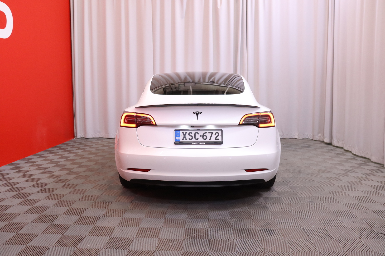 Tesla - Model 3 - Standard Range Plus - Sedan