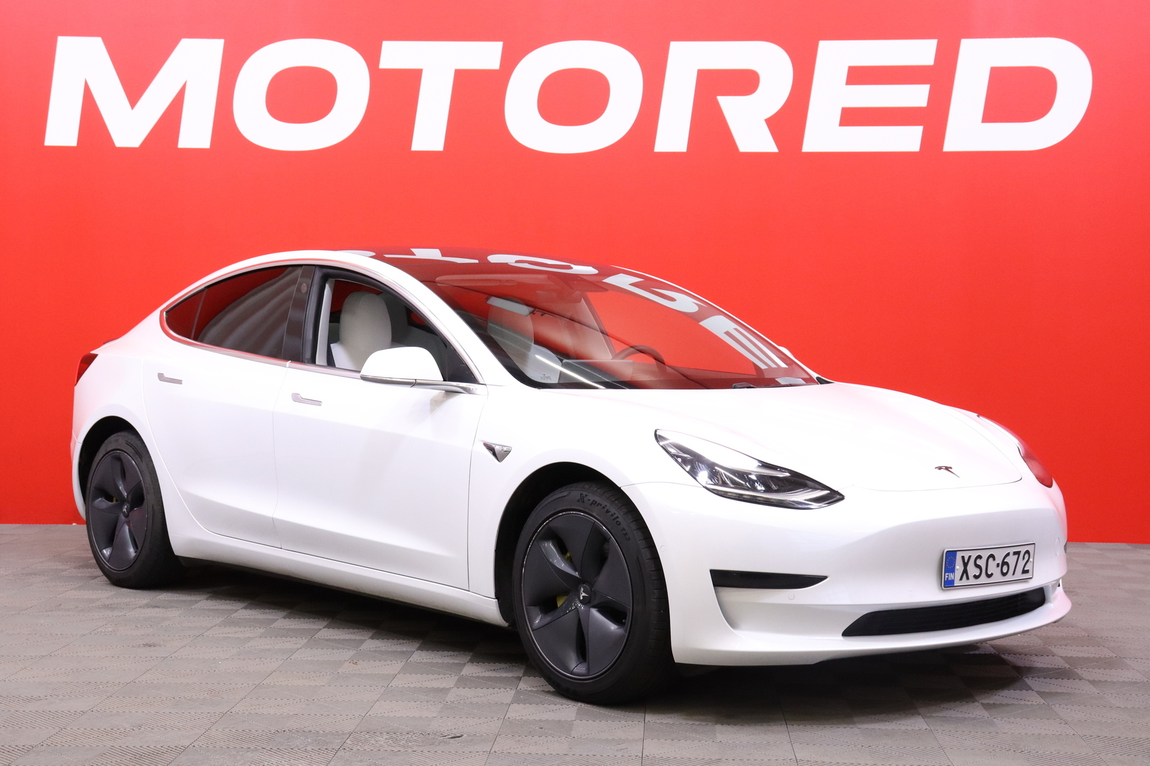Tesla - Model 3 - Standard Range Plus - Sedan