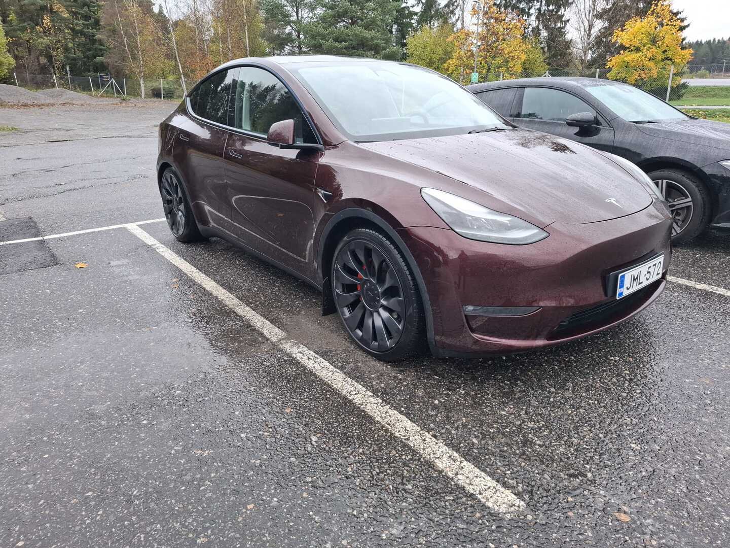 Tesla - Model Y - Performance - Maastoauto