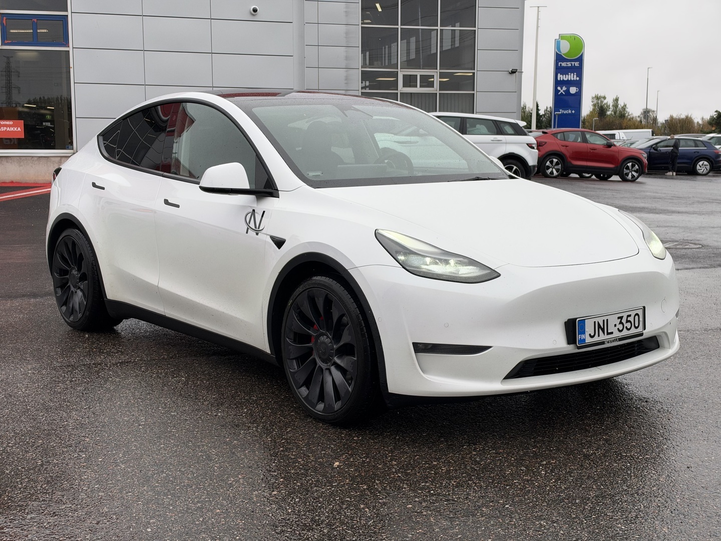 Tesla - Model Y - Performance - Maastoauto