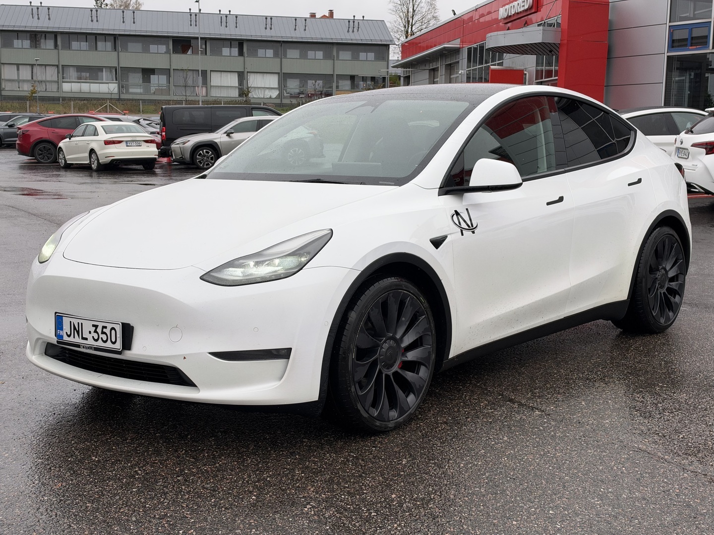 Tesla - Model Y - Performance - Maastoauto