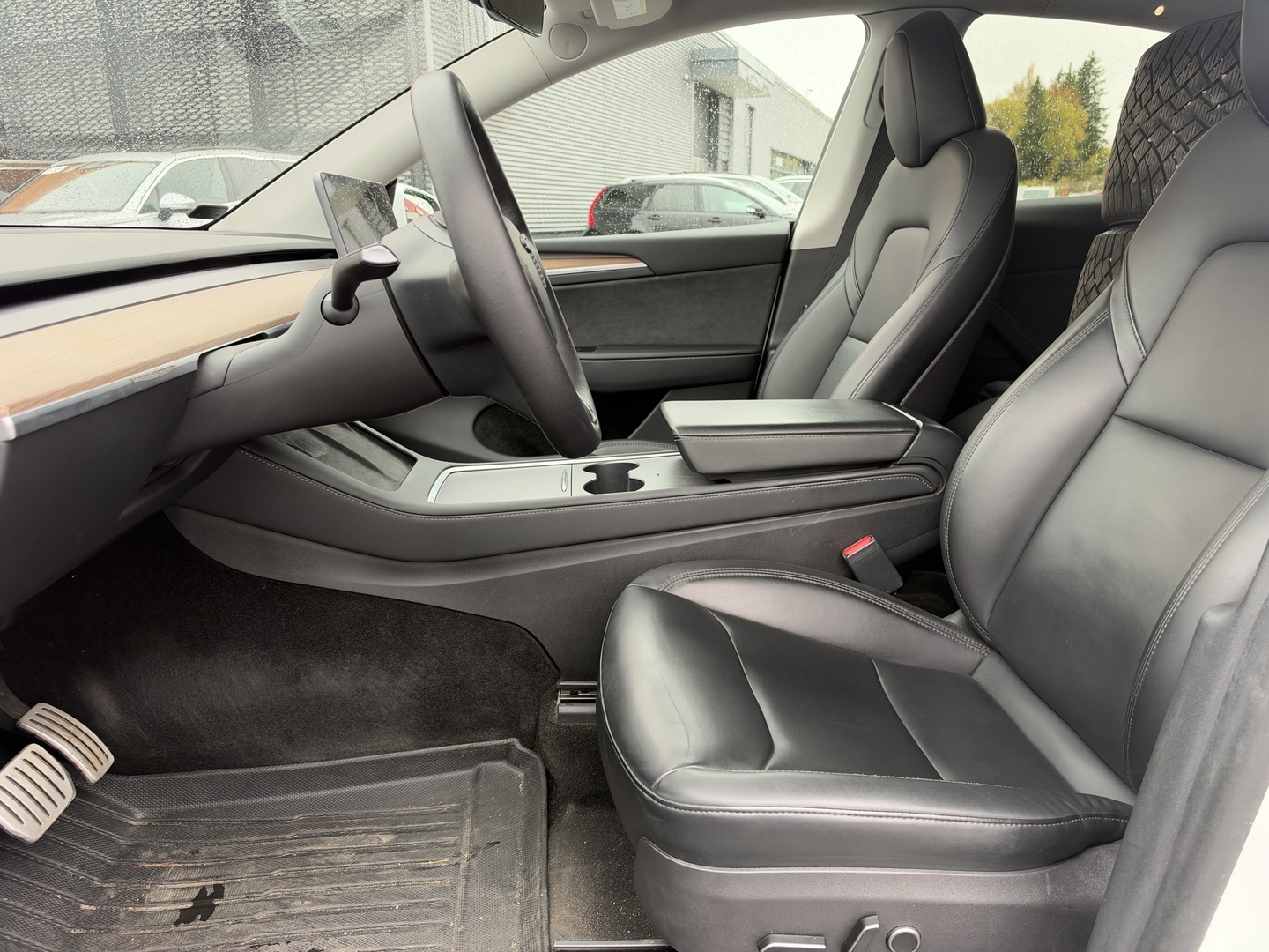 Tesla - Model Y - Performance - Maastoauto