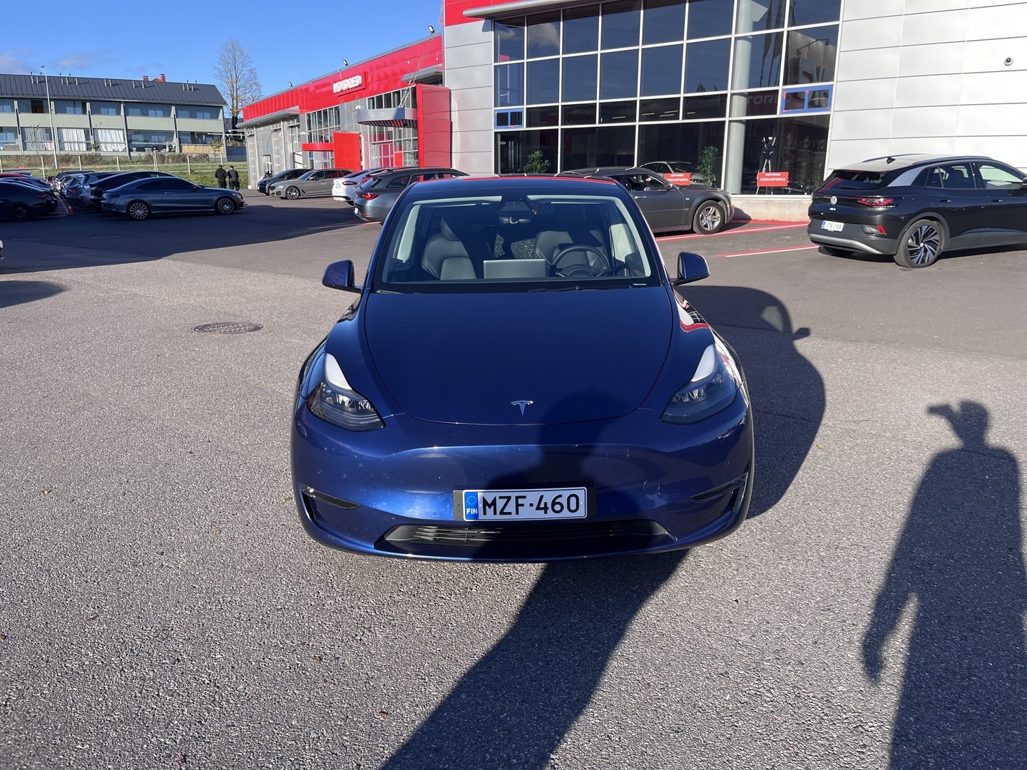 Tesla - Model Y - Long Range - Maastoauto