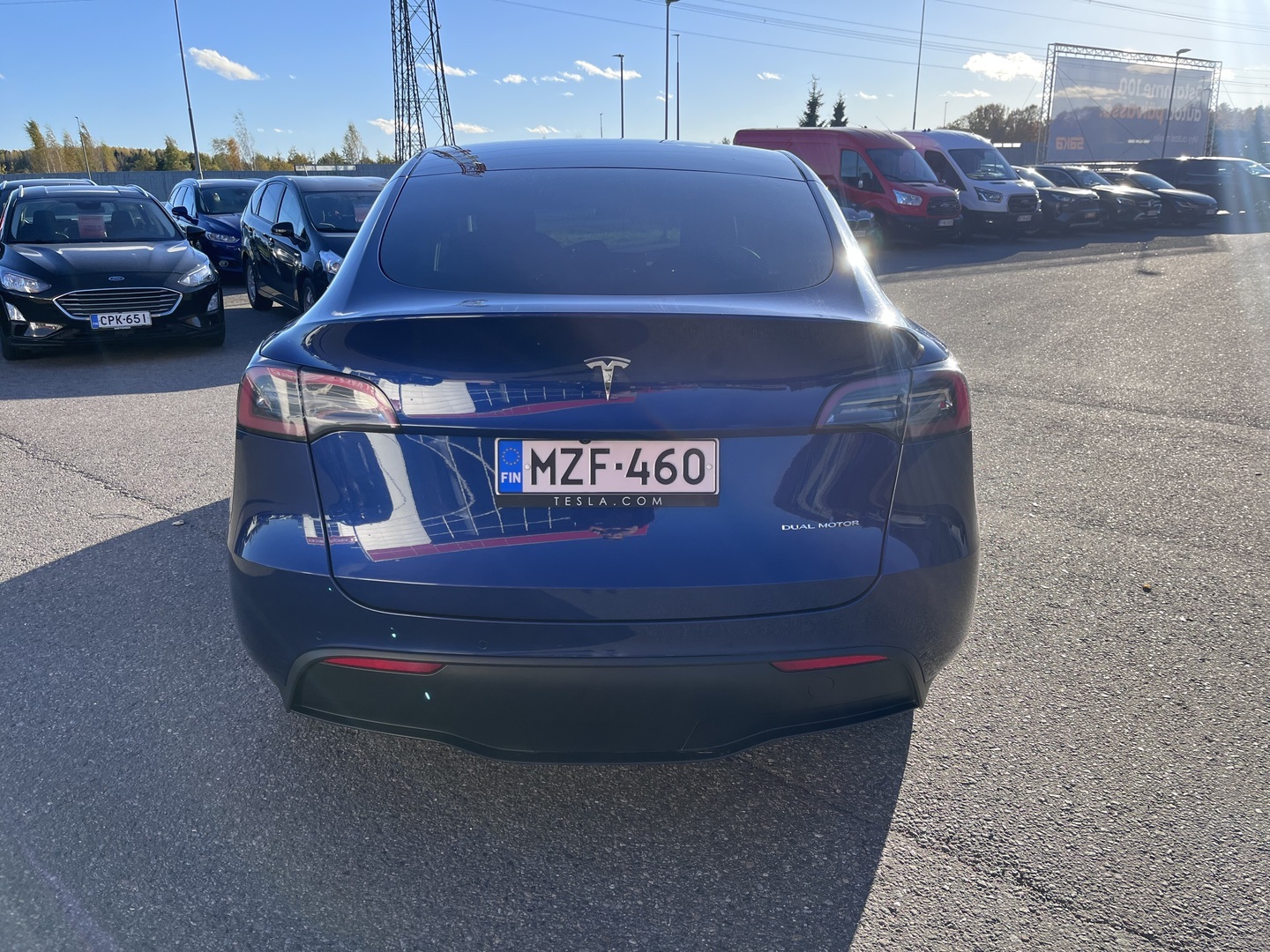 Tesla - Model Y - Long Range - Maastoauto
