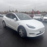 Tesla - Model Y - Long Range AWD // Autopilot / AMD Ryzen / Vetokoukku /Lasikatto / Muistipenkki / Navi / Premium Audio / ILP / Kamera // - Maastoauto