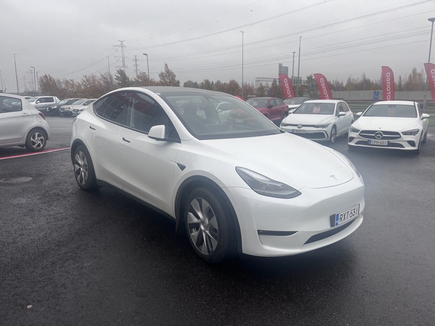 Tesla - Model Y - Long Range AWD // Autopilot / AMD Ryzen / Vetokoukku /Lasikatto / Muistipenkki / Navi / Premium Audio / ILP / Kamera // - Maastoauto
