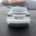 Tesla - Model Y - Long Range AWD // Autopilot / AMD Ryzen / Vetokoukku /Lasikatto / Muistipenkki / Navi / Premium Audio / ILP / Kamera // - Maastoauto