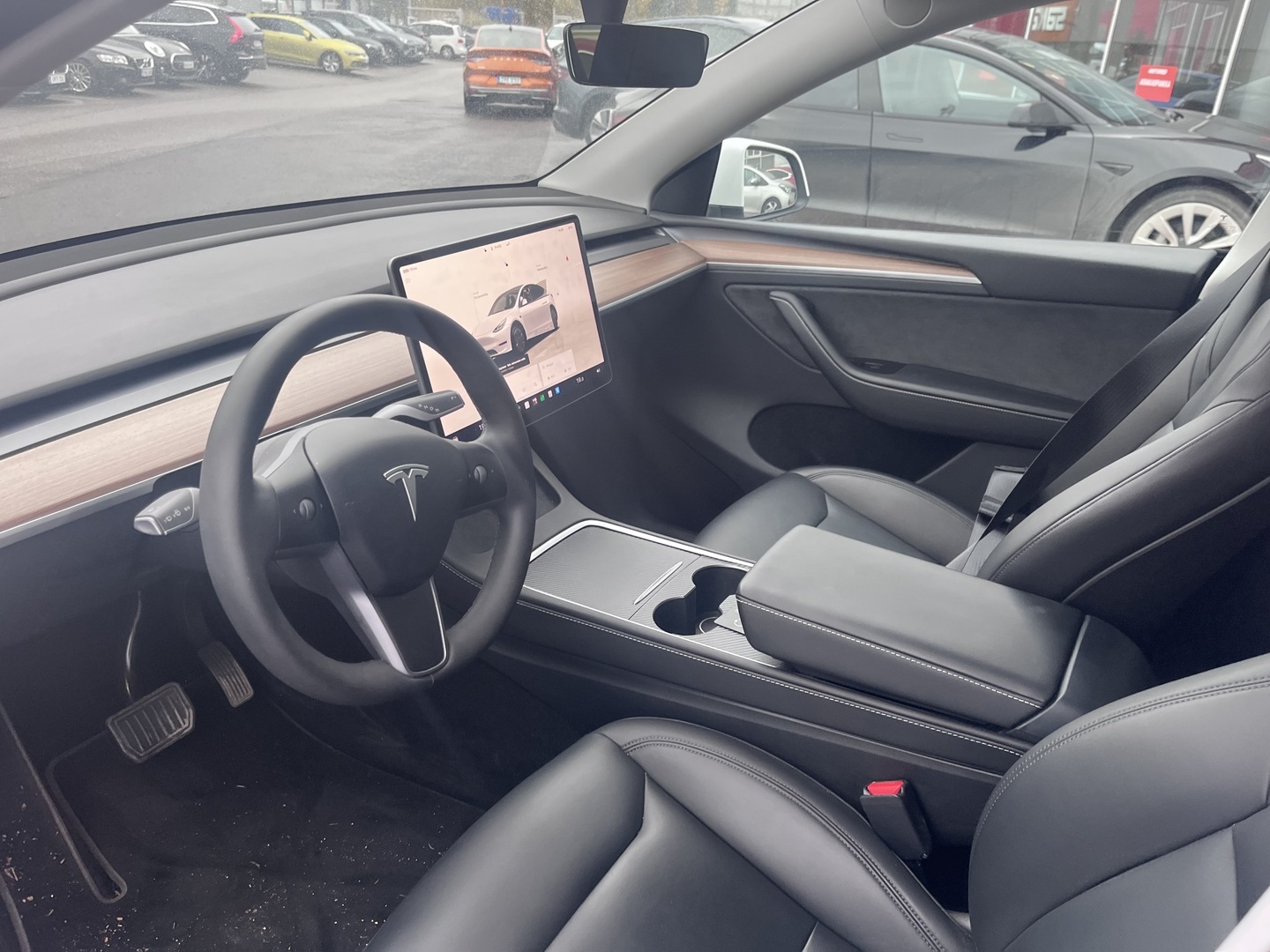 Tesla - Model Y - Long Range AWD // Autopilot / AMD Ryzen / Vetokoukku /Lasikatto / Muistipenkki / Navi / Premium Audio / ILP / Kamera // - Maastoauto