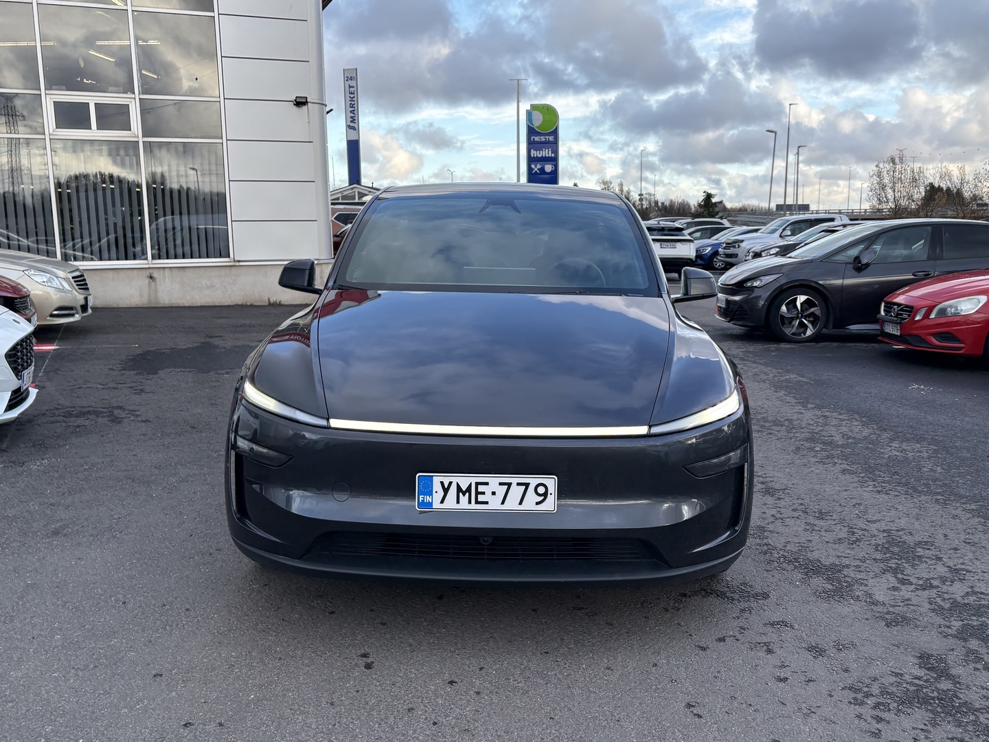 Tesla - Model Y - Premium Long Range All-Wheel Drive - Maastoauto