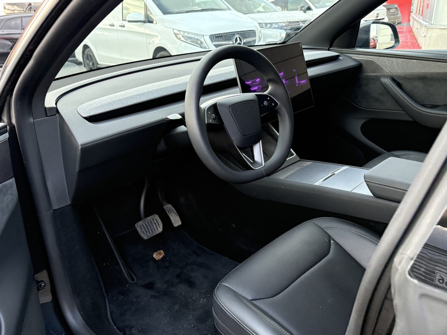 Tesla - Model Y - Premium Long Range All-Wheel Drive - Maastoauto