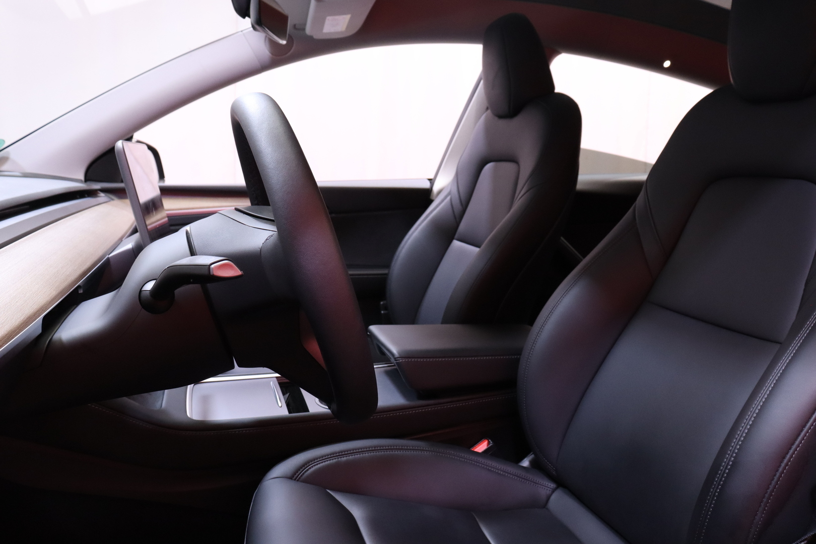 Tesla - Model Y - Long Range - Maastoauto