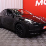 Tesla - Model Y - Long Range - Maastoauto
