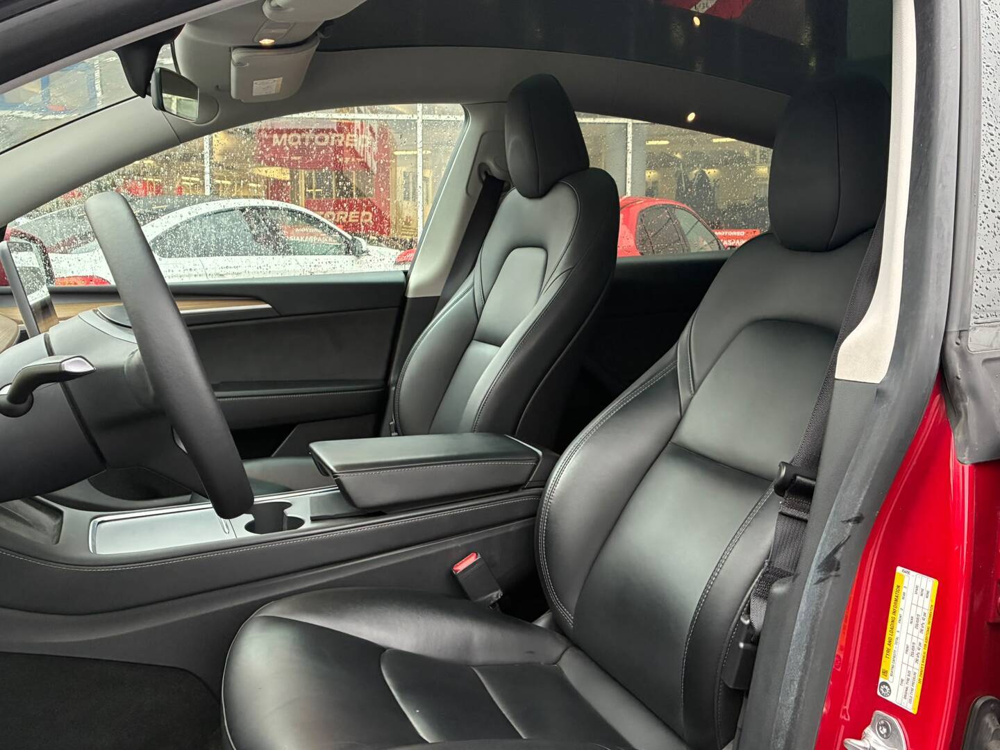 Tesla - Model Y - Long Range - Maastoauto